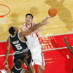 极速电竞比赛-罗伯特-霍里：频繁的国家队比赛使得姚明的NBA生涯早早结束